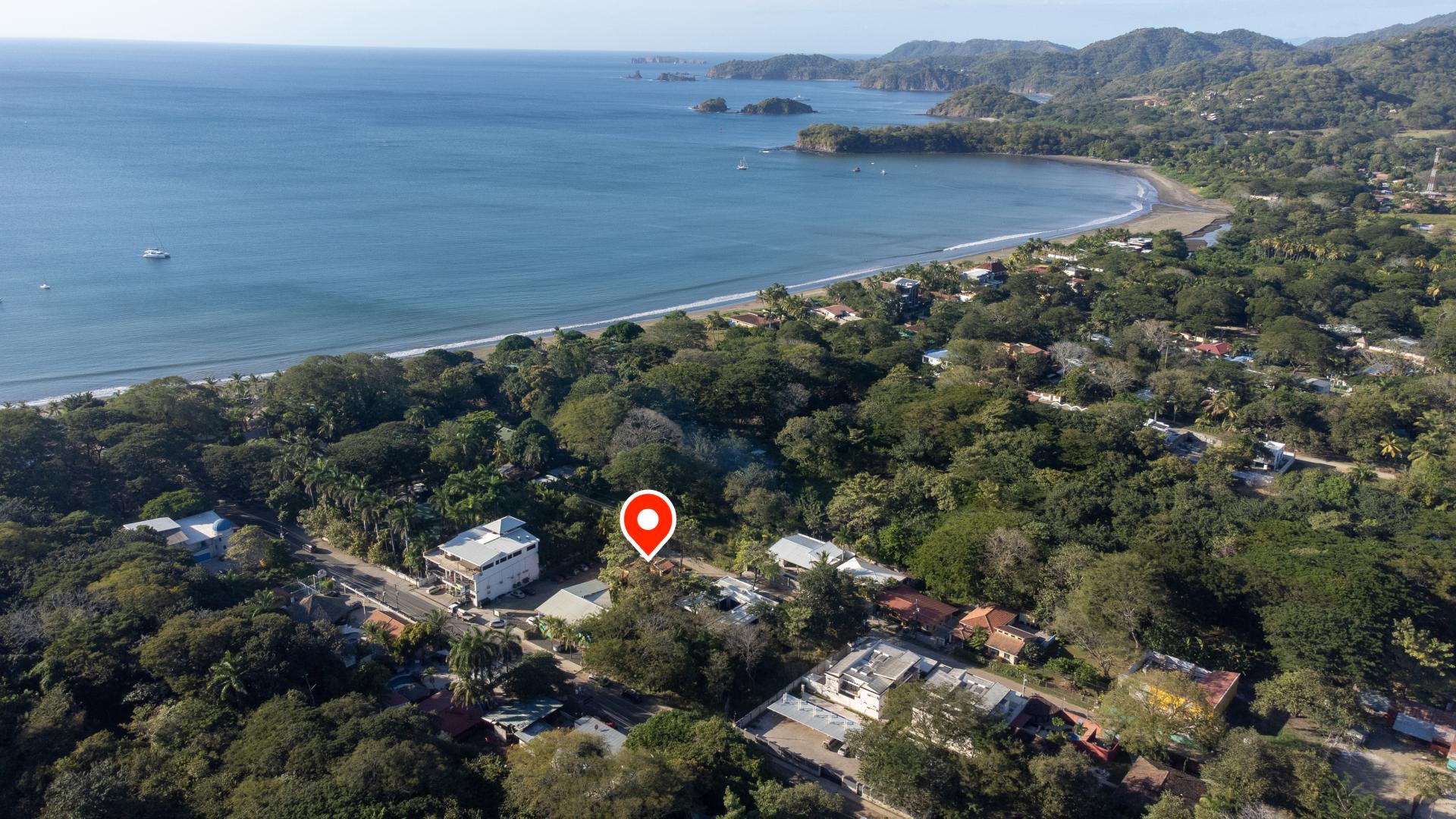Four apartments for sale including a vacant land, Potrero beach