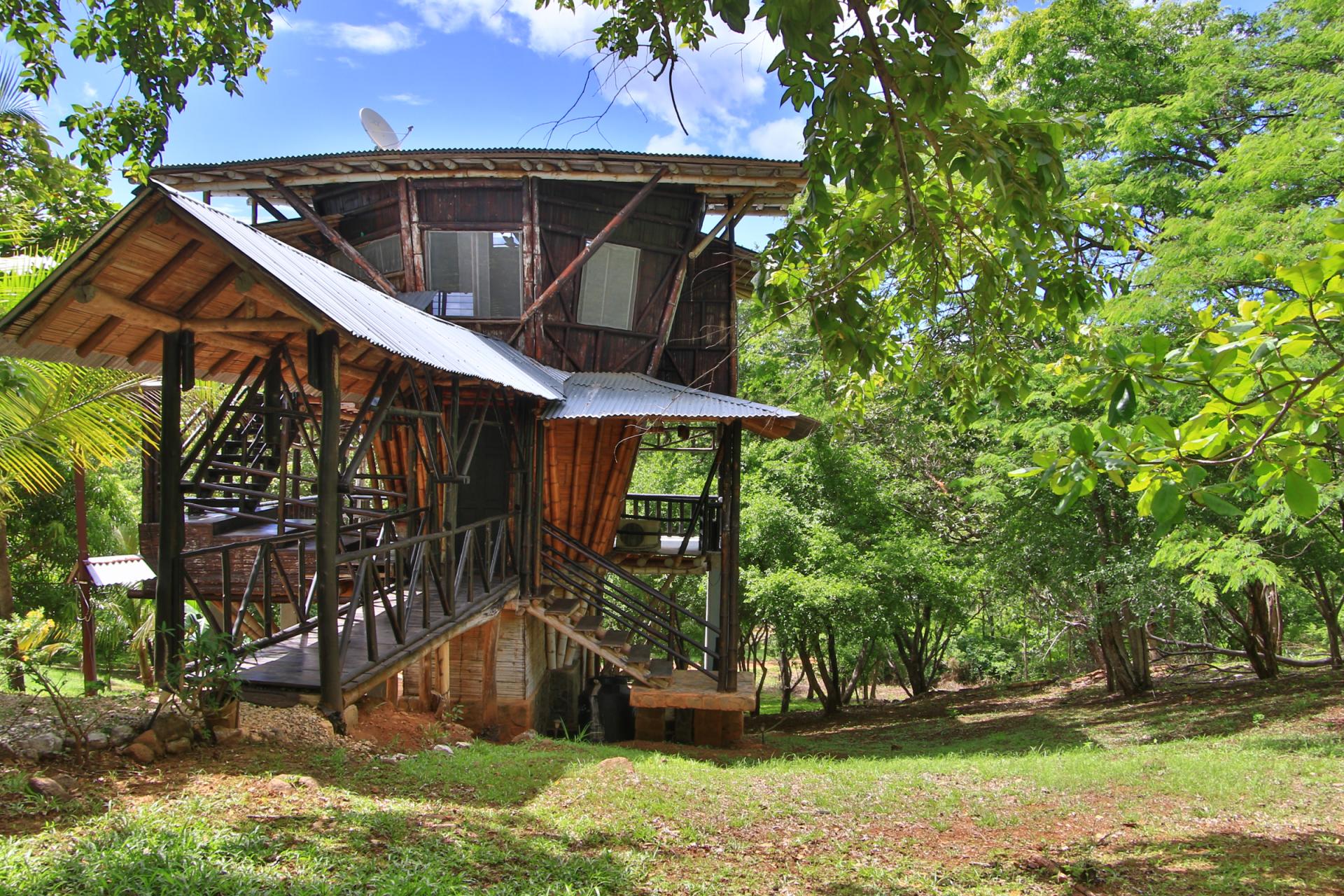 Tranquil Woodland Retreat With Pool In Matapalo