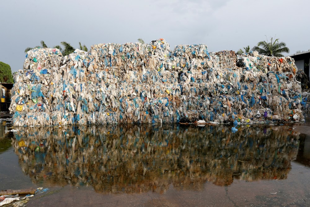 Malaysia returns more than 300 containers of illegal plastic waste
